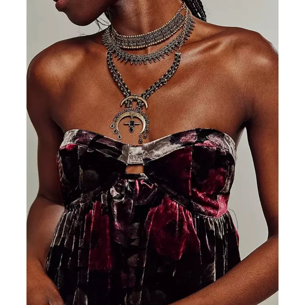 NEW FREE PEOPLE BLACK FLORAL LUNA VELVET STRAPLESS ROMPER SHORTS ONE PIECE SZ XS